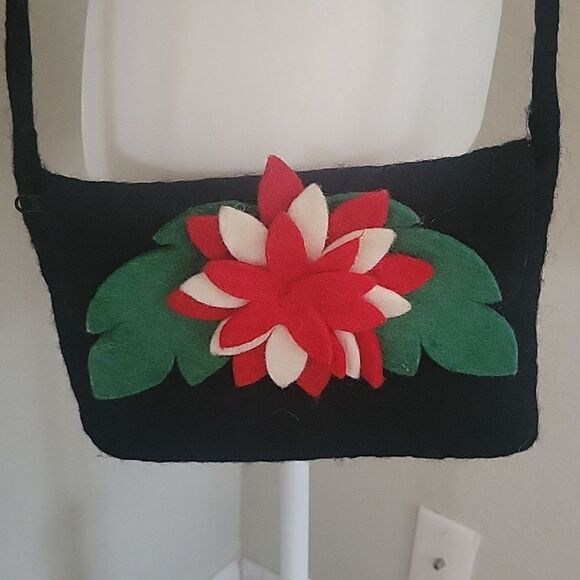 Handmade boiled wool christmas poinsettia black holiday purse - Picture 2 of 11